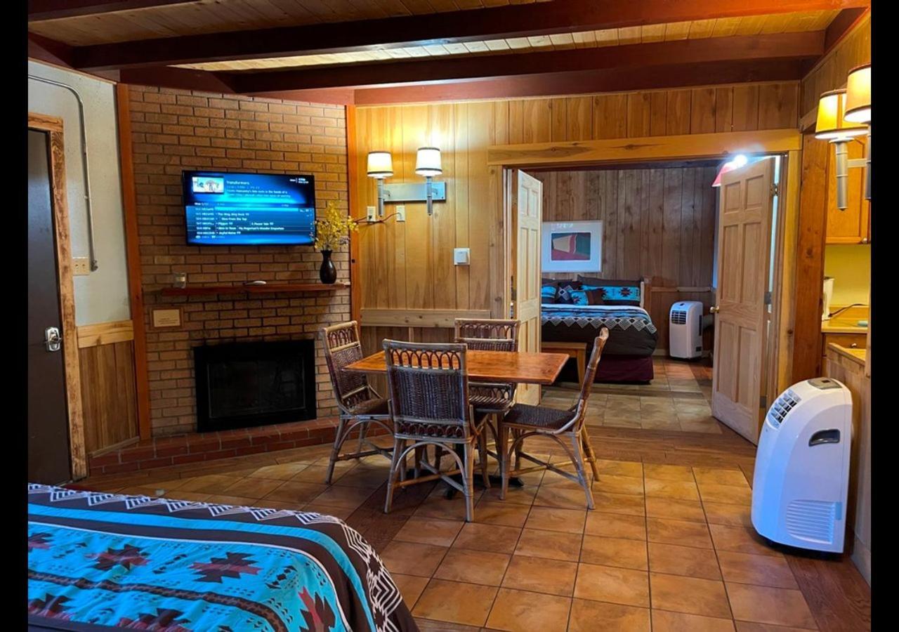 רואידוסו West Winds Lodge מראה חיצוני תמונה