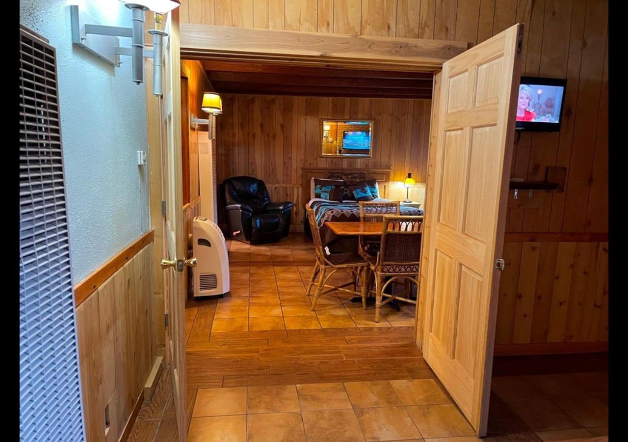 רואידוסו West Winds Lodge מראה חיצוני תמונה