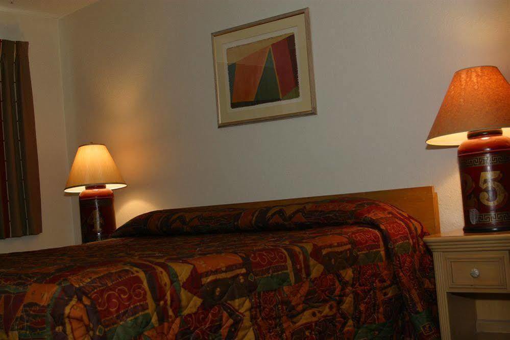 רואידוסו West Winds Lodge מראה חיצוני תמונה